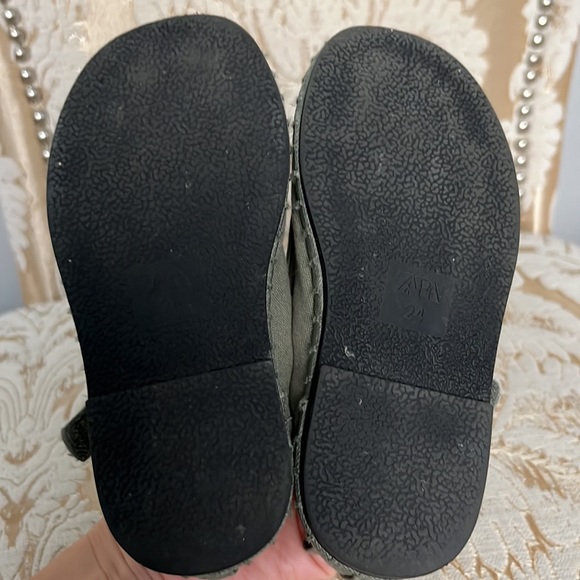 Zara mary jane shoes for kids (size 24) - Picture 4 of 4